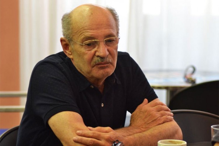 Mustafa Nadarević pušten iz bolnice: “Bolje je, ali zbog korone ne izlazi iz kuće”