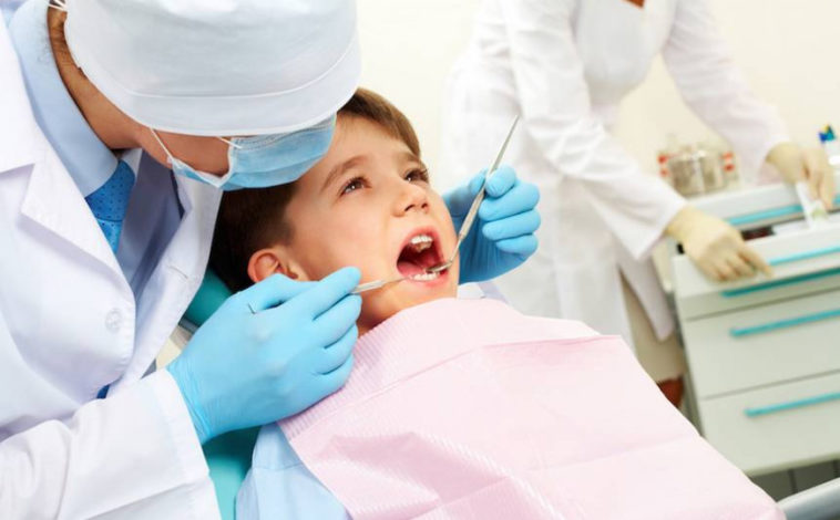 ZDRAVE NAVIKE: Kada dijete treba prvi put posjetiti stomatologa