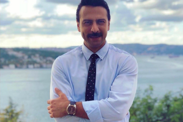 Turski glumac Uğur Özbağı ” serija Elif promenila je moj život “